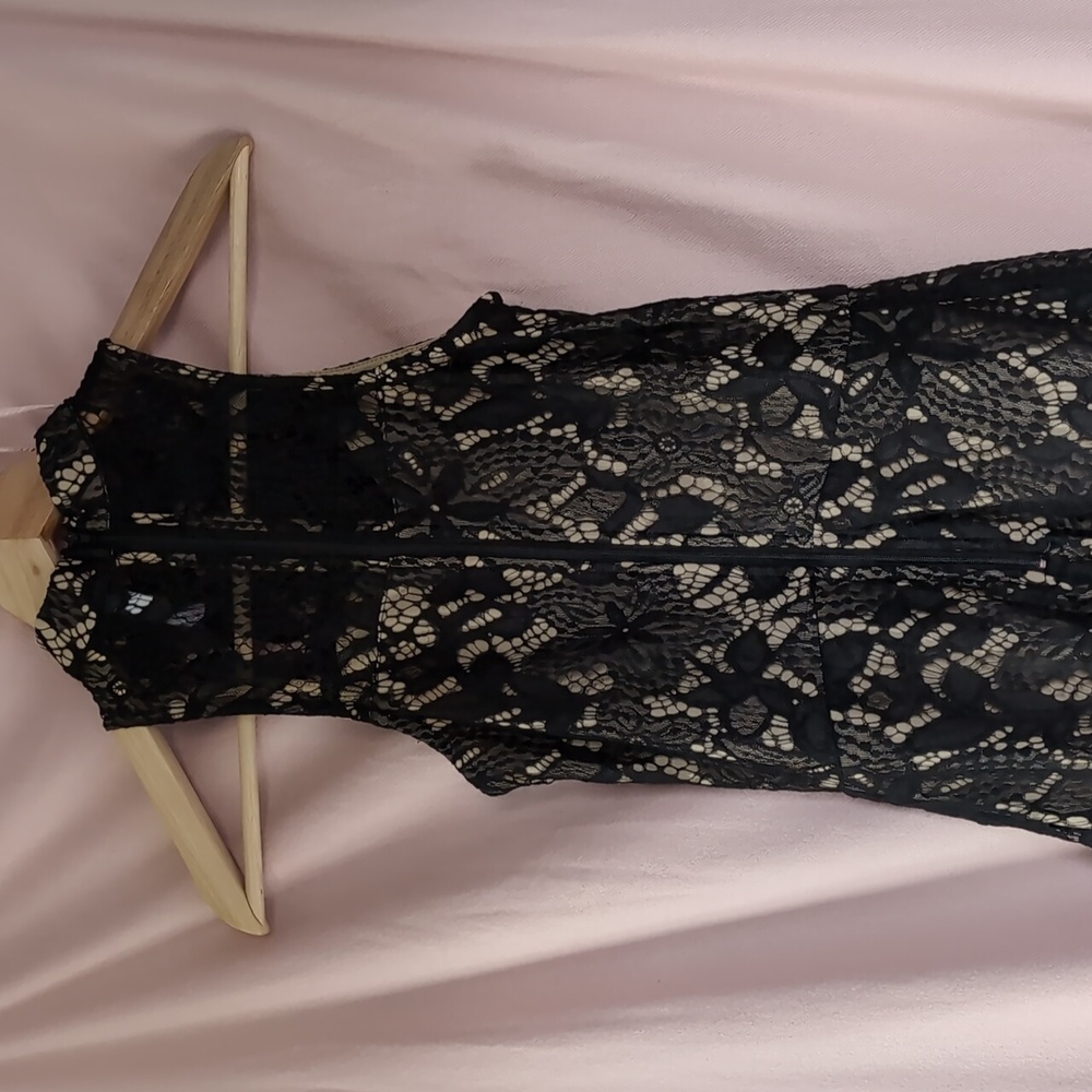 Black lace sleeveless dress - Picture 5 of 5